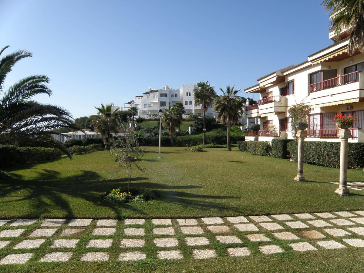 Апартаменты Apartamento En La Playa Михас-Коста Экстерьер фото